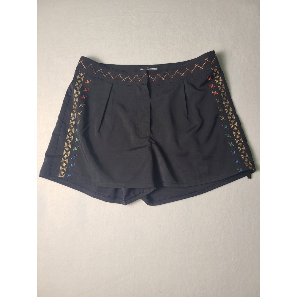 Verty Shorts Wm M Black Embroidered Geometric Boho Pleated Boho Euro Summer